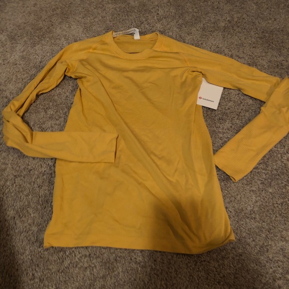 SOLD // NWT!✨Lululemon Swiftly Tech Long Sleeve - Picture 2 of 3